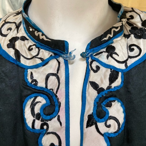 Antique silk Chinese Asian hand embroidered jacket robe chinoiserie - Picture 3 of 15